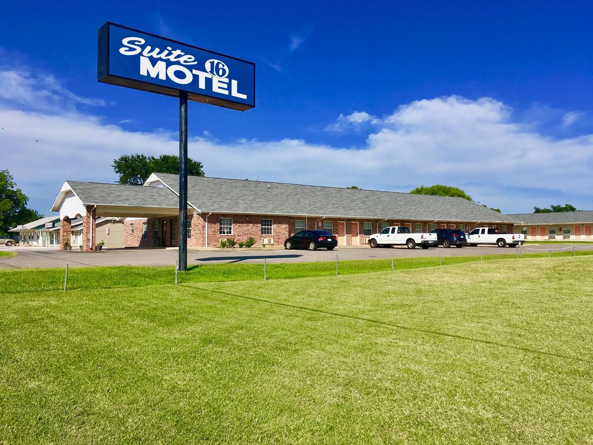 Suite 16 Motel Gore Exterior photo